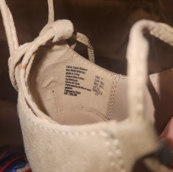 Christian Siriano Tan Heels with Lace-Up Design - Picture 8 of 8